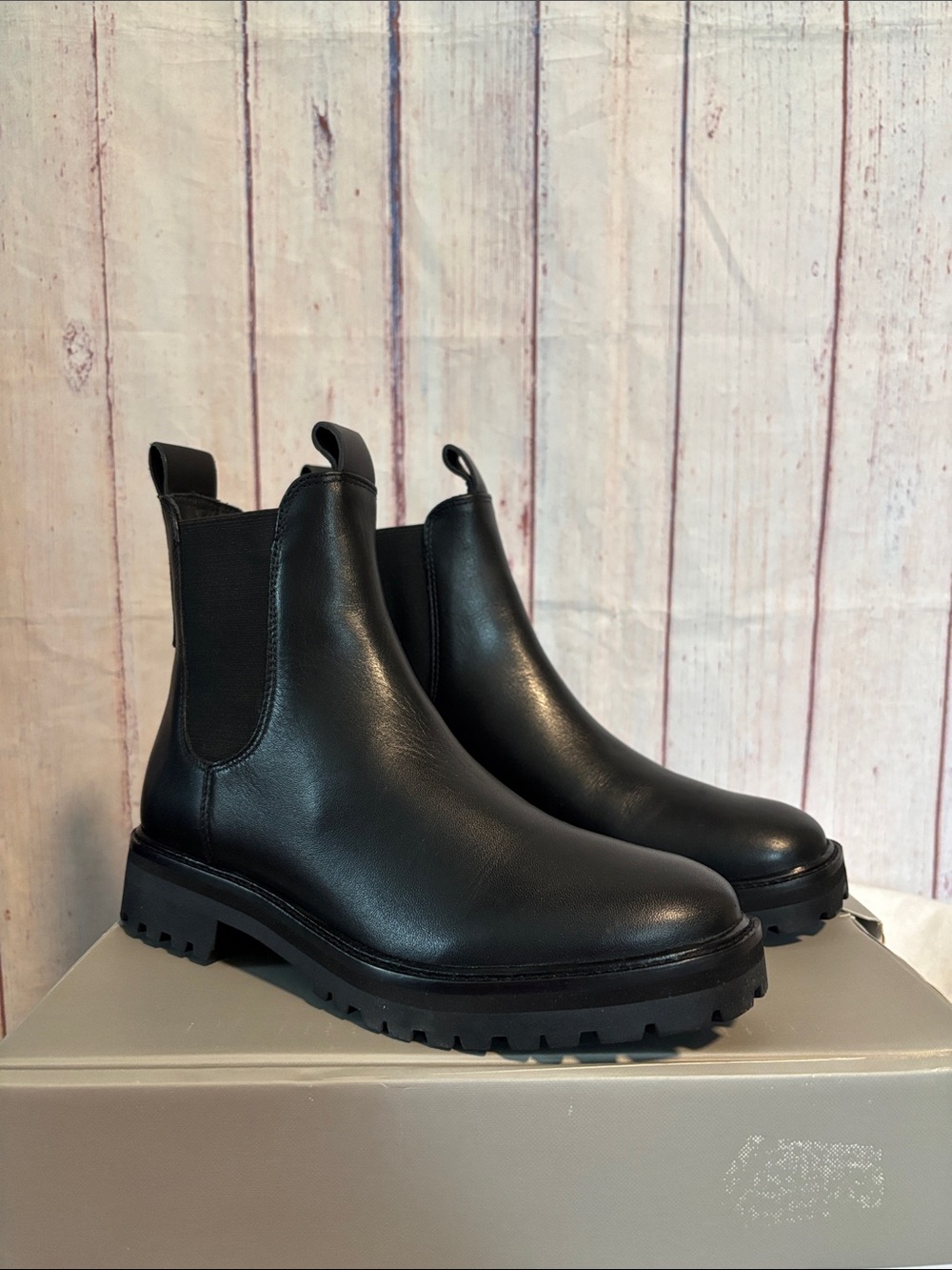 NIB Everlane The Lug Chelsea Boot - Picture 8 of 12